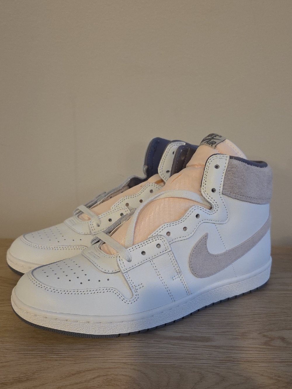 NEW Nike Jordan Air Ship PE SP Mens Size 12 White Grey